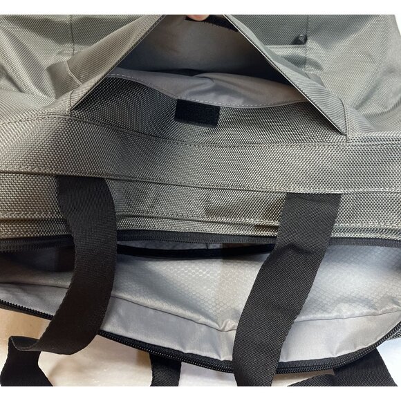 Victorinox Werks Traveler 5.0 Shopping Tote Zippered Shoulder Bag‎ - Black - Picture 12 of 13